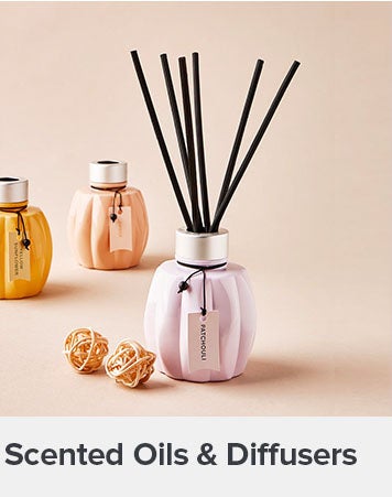 /home-and-kitchen/home-decor/home-fragrance/scented-oils-and-oil-diffusers?sort[by]=popularity&sort[dir]=desc
